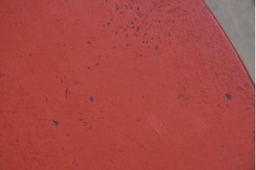 和製アンティーク　細部の意匠にこだわりが光る雅な朱塗りの丸座卓　(R-085245)