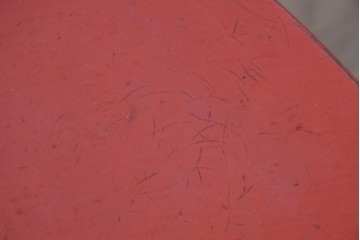 和製アンティーク　細部の意匠にこだわりが光る雅な朱塗りの丸座卓　(R-085245)