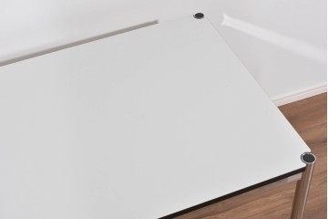 中古　美品　スイス　USMハラー(USM Haller)　ホームオフィスにもおすすめなスッキリとしたデザインのテーブル　定価約14万6千円相当　(R-085246)