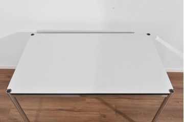 中古　美品　スイス　USMハラー(USM Haller)　ホームオフィスにもおすすめなスッキリとしたデザインのテーブル　定価約14万6千円相当　(R-085246)