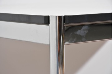 中古　美品　スイス　USMハラー(USM Haller)　ホームオフィスにもおすすめなスッキリとしたデザインのテーブル　定価約14万6千円相当　(R-085246)