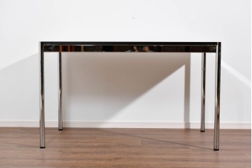 中古　美品　スイス　USMハラー(USM Haller)　ホームオフィスにもおすすめなスッキリとしたデザインのテーブル　定価約14万6千円相当　(R-085246)