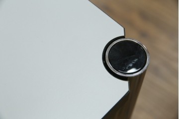 中古　美品　スイス　USMハラー(USM Haller)　ホームオフィスにもおすすめなスッキリとしたデザインのテーブル　定価約14万6千円相当　(R-085246)