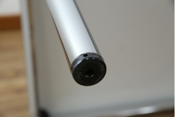 中古　美品　スイス　USMハラー(USM Haller)　ホームオフィスにもおすすめなスッキリとしたデザインのテーブル　定価約14万6千円相当　(R-085246)