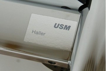 中古　美品　スイス　USMハラー(USM Haller)　ホームオフィスにもおすすめなスッキリとしたデザインのテーブル　定価約14万6千円相当　(R-085246)