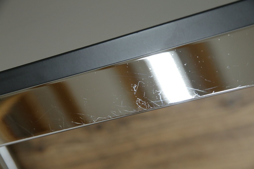 中古　美品　スイス　USMハラー(USM Haller)　ホームオフィスにもおすすめなスッキリとしたデザインのテーブル　定価約14万6千円相当　(R-085246)