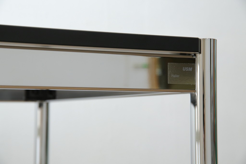 中古　美品　スイス　USMハラー(USM Haller)　ホームオフィスにもおすすめなスッキリとしたデザインのテーブル　定価約14万6千円相当　(R-085246)
