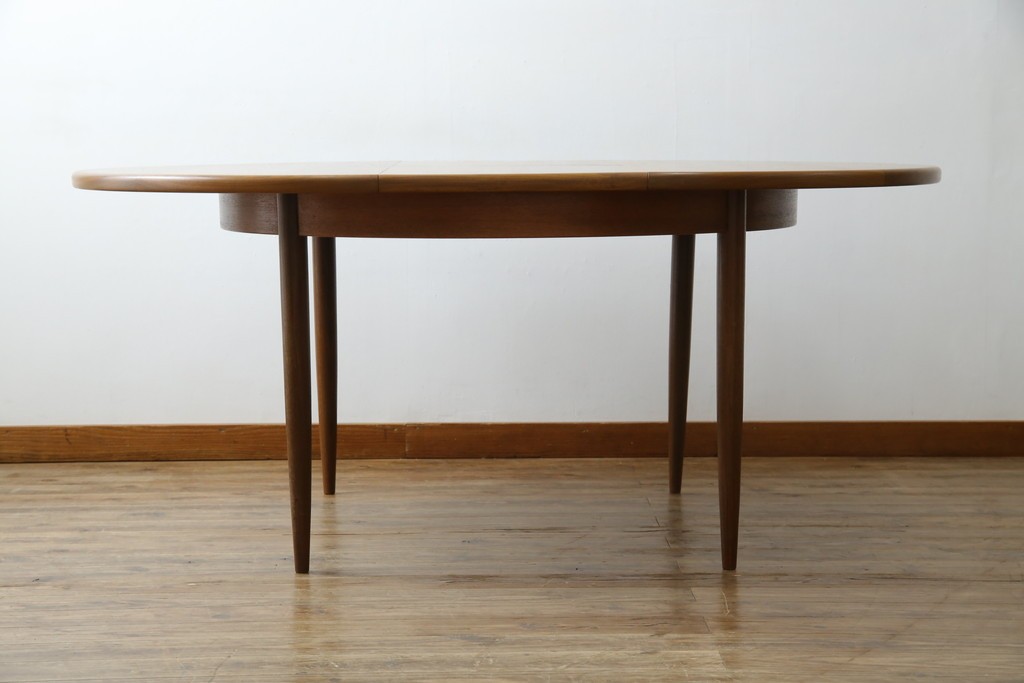 イギリスヴィンテージ　G-PLAN(ジープラン)　Fresco(フレスコ)　洗練された佇まいが魅力のエクステンションテーブル　(R-085247)