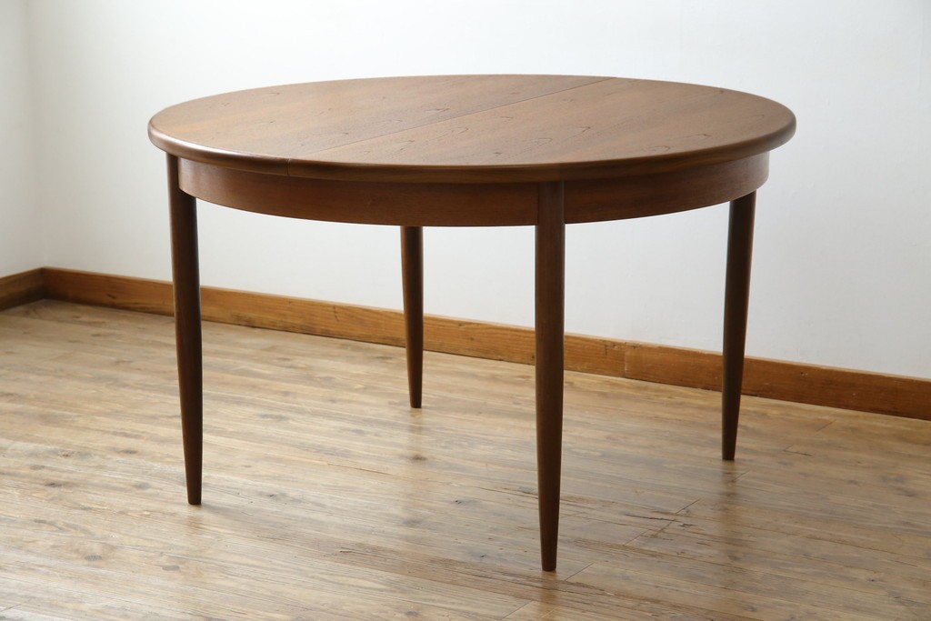 イギリスヴィンテージ　G-PLAN(ジープラン)　Fresco(フレスコ)　洗練された佇まいが魅力のエクステンションテーブル　(R-085247)