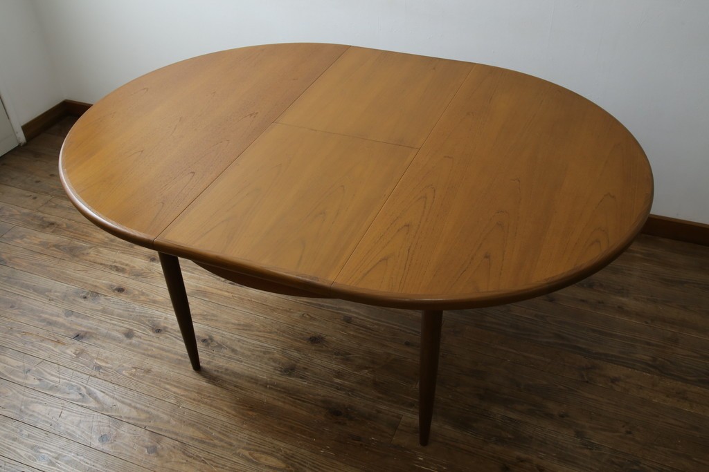 イギリスヴィンテージ　G-PLAN(ジープラン)　Fresco(フレスコ)　洗練された佇まいが魅力のエクステンションテーブル　(R-085247)