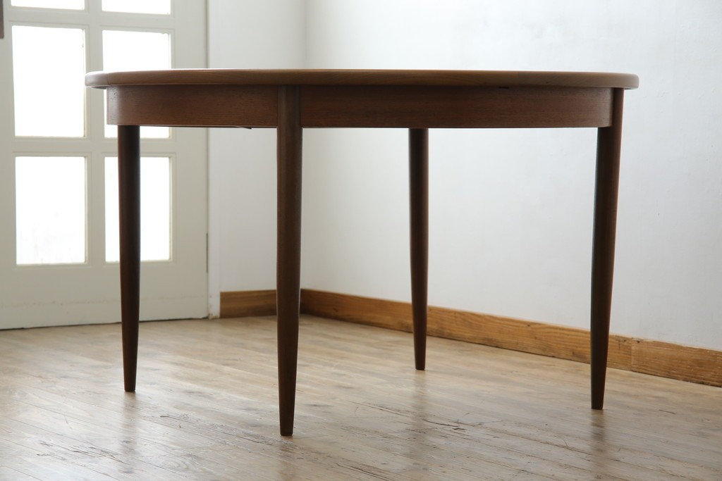 イギリスヴィンテージ　G-PLAN(ジープラン)　Fresco(フレスコ)　洗練された佇まいが魅力のエクステンションテーブル　(R-085247)