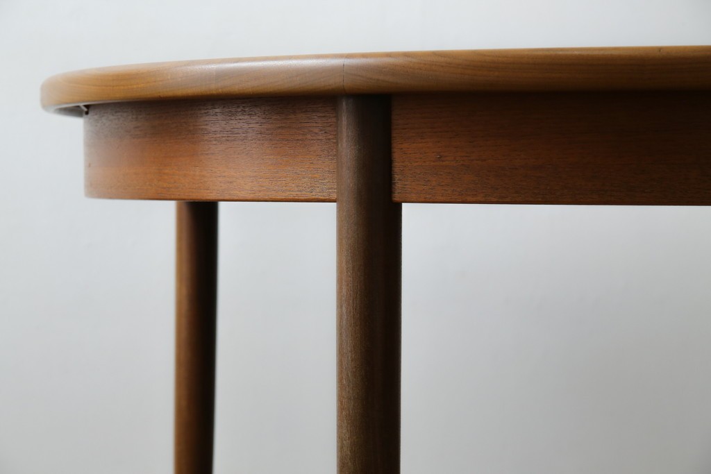 イギリスヴィンテージ　G-PLAN(ジープラン)　Fresco(フレスコ)　洗練された佇まいが魅力のエクステンションテーブル　(R-085247)