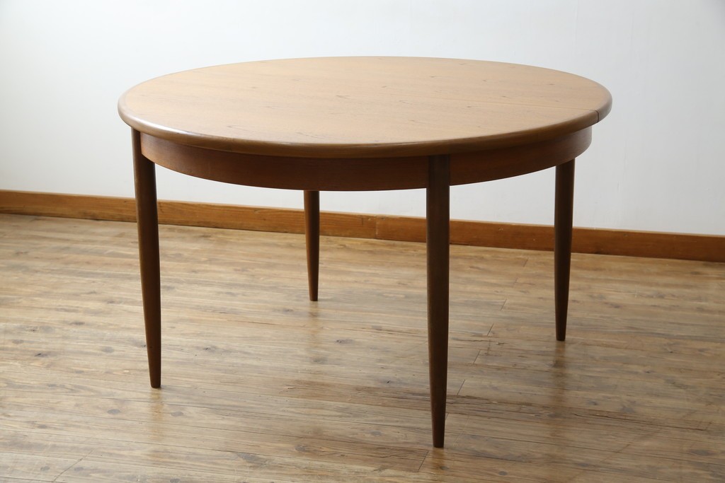 イギリスヴィンテージ　G-PLAN(ジープラン)　Fresco(フレスコ)　洗練された佇まいが魅力のエクステンションテーブル　(R-085247)