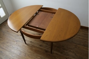 イギリスヴィンテージ　G-PLAN(ジープラン)　Fresco(フレスコ)　洗練された佇まいが魅力のエクステンションテーブル　(R-085247)