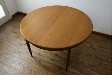 イギリスヴィンテージ　G-PLAN(ジープラン)　Fresco(フレスコ)　洗練された佇まいが魅力のエクステンションテーブル　(R-085247)