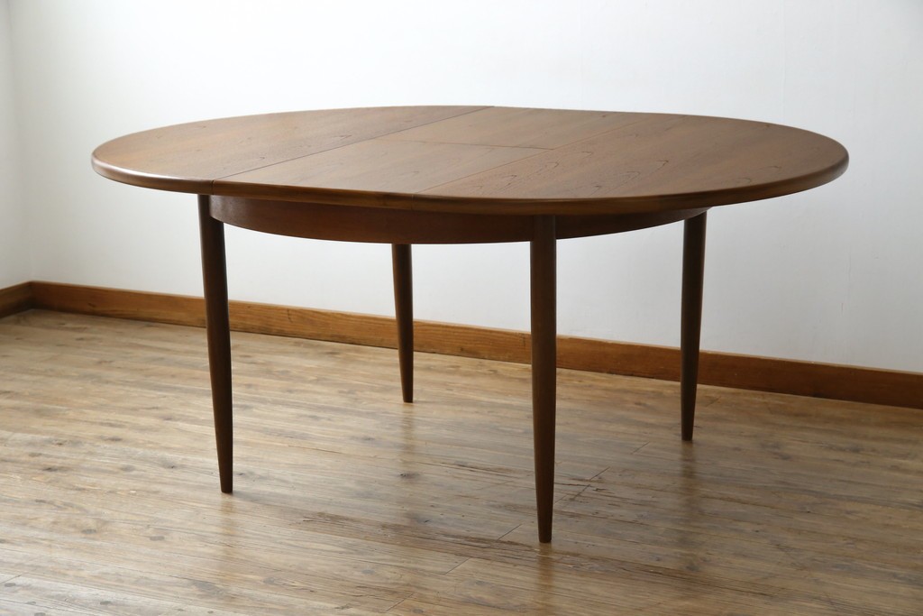 イギリスヴィンテージ　G-PLAN(ジープラン)　Fresco(フレスコ)　洗練された佇まいが魅力のエクステンションテーブル　(R-085247)