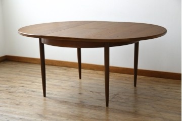 イギリスヴィンテージ　G-PLAN(ジープラン)　Fresco(フレスコ)　洗練された佇まいが魅力のエクステンションテーブル　(R-085247)