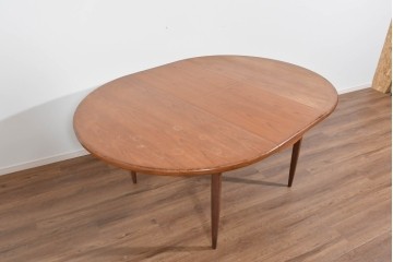 イギリスヴィンテージ　G-PLAN(ジープラン)　洗練された佇まいが魅力のエクステンションテーブル　(R-085247)