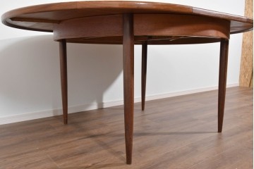 イギリスヴィンテージ　G-PLAN(ジープラン)　洗練された佇まいが魅力のエクステンションテーブル　(R-085247)