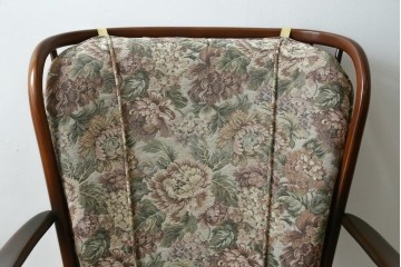 イギリスヴィンテージ　ERCOL(アーコール)　フープバックデザインで後ろ姿も抜かりなしのイージーチェア　(R-085248)