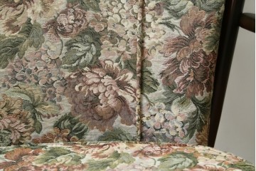 イギリスヴィンテージ　ERCOL(アーコール)　フープバックデザインで後ろ姿も抜かりなしのイージーチェア　(R-085248)