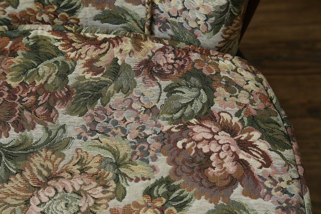 イギリスヴィンテージ　ERCOL(アーコール)　フープバックデザインで後ろ姿も抜かりなしのイージーチェア　(R-085248)