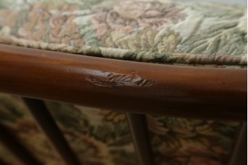 イギリスヴィンテージ　ERCOL(アーコール)　フープバックデザインで後ろ姿も抜かりなしのイージーチェア　(R-085248)