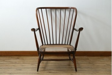 イギリスヴィンテージ　ERCOL(アーコール)　フープバックデザインで後ろ姿も抜かりなしのイージーチェア　(R-085248)