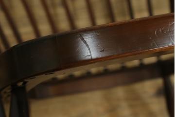 イギリスヴィンテージ　ERCOL(アーコール)　フープバックデザインで後ろ姿も抜かりなしのイージーチェア　(R-085248)