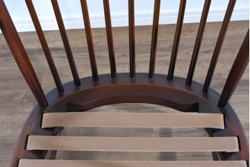 イギリスヴィンテージ　ERCOL(アーコール)　ゆったりと楽しむおうち時間におすすめの1人掛けソファ　(R-085248)