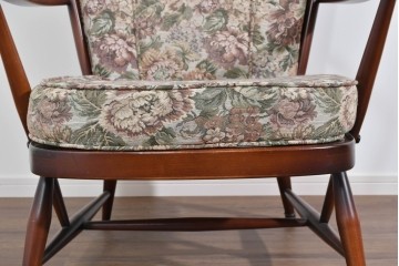 イギリスヴィンテージ　ERCOL(アーコール)　ゆったりと楽しむおうち時間におすすめの1人掛けソファ　(R-085248)