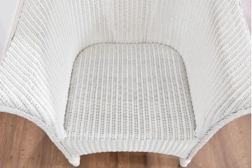 中古　美品　アンティーク家具ショップHandleオリジナル　Lusty's Japan LTD.　LLOYD LOOM(ロイドルーム)　Dessert(デザート)　背もたれの編み模様がアクセントのアームチェア　定価約13万3千円相当　(R-085249)