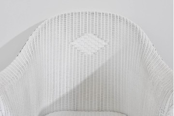 中古　美品　アンティーク家具ショップHandleオリジナル　Lusty's Japan LTD.　LLOYD LOOM(ロイドルーム)　Dessert(デザート)　背もたれの編み模様がアクセントのアームチェア　定価約13万3千円相当　(R-085249)