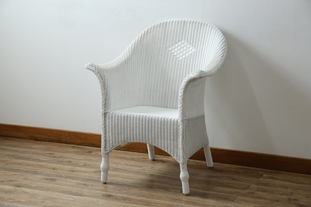 中古　美品　アンティーク家具ショップHandleオリジナル　Lusty's Japan LTD.　LLOYD LOOM(ロイドルーム)　Dessert(デザート)　背もたれの編み模様がアクセントのアームチェア　定価約13万3千円　(R-085249)