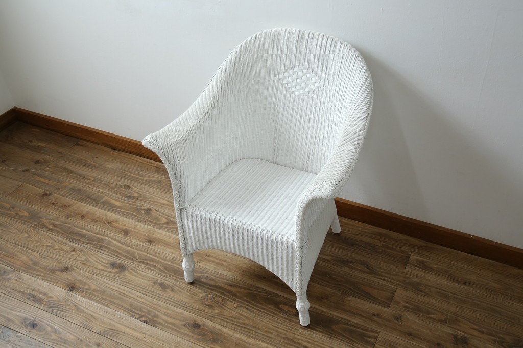 中古　美品　アンティーク家具ショップHandleオリジナル　Lusty's Japan LTD.　LLOYD LOOM(ロイドルーム)　Dessert(デザート)　背もたれの編み模様がアクセントのアームチェア　定価約13万3千円　(R-085249)