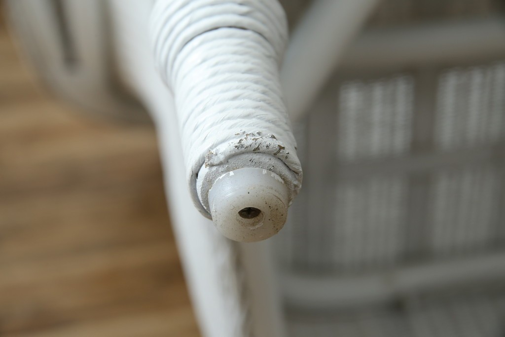 中古　美品　アンティーク家具ショップHandleオリジナル　Lusty's Japan LTD.　LLOYD LOOM(ロイドルーム)　Dessert(デザート)　背もたれの編み模様がアクセントのアームチェア　定価約13万3千円　(R-085249)