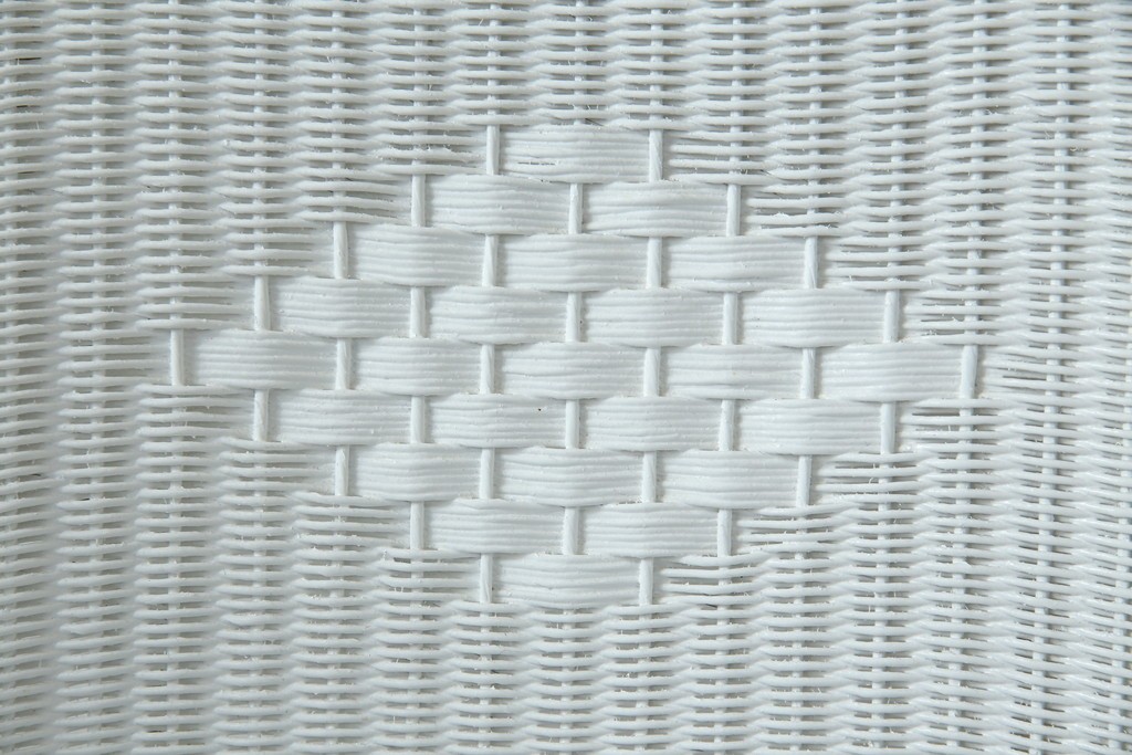 中古　美品　アンティーク家具ショップHandleオリジナル　Lusty's Japan LTD.　LLOYD LOOM(ロイドルーム)　Dessert(デザート)　背もたれの編み模様がアクセントのアームチェア　定価約13万3千円　(R-085249)