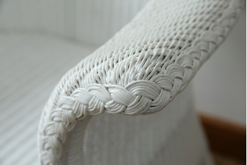 中古　美品　アンティーク家具ショップHandleオリジナル　Lusty's Japan LTD.　LLOYD LOOM(ロイドルーム)　Dessert(デザート)　背もたれの編み模様がアクセントのアームチェア　定価約13万3千円　(R-085249)