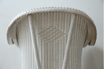 中古　美品　アンティーク家具ショップHandleオリジナル　Lusty's Japan LTD.　LLOYD LOOM(ロイドルーム)　Dessert(デザート)　背もたれの編み模様がアクセントのアームチェア　定価約13万3千円　(R-085249)