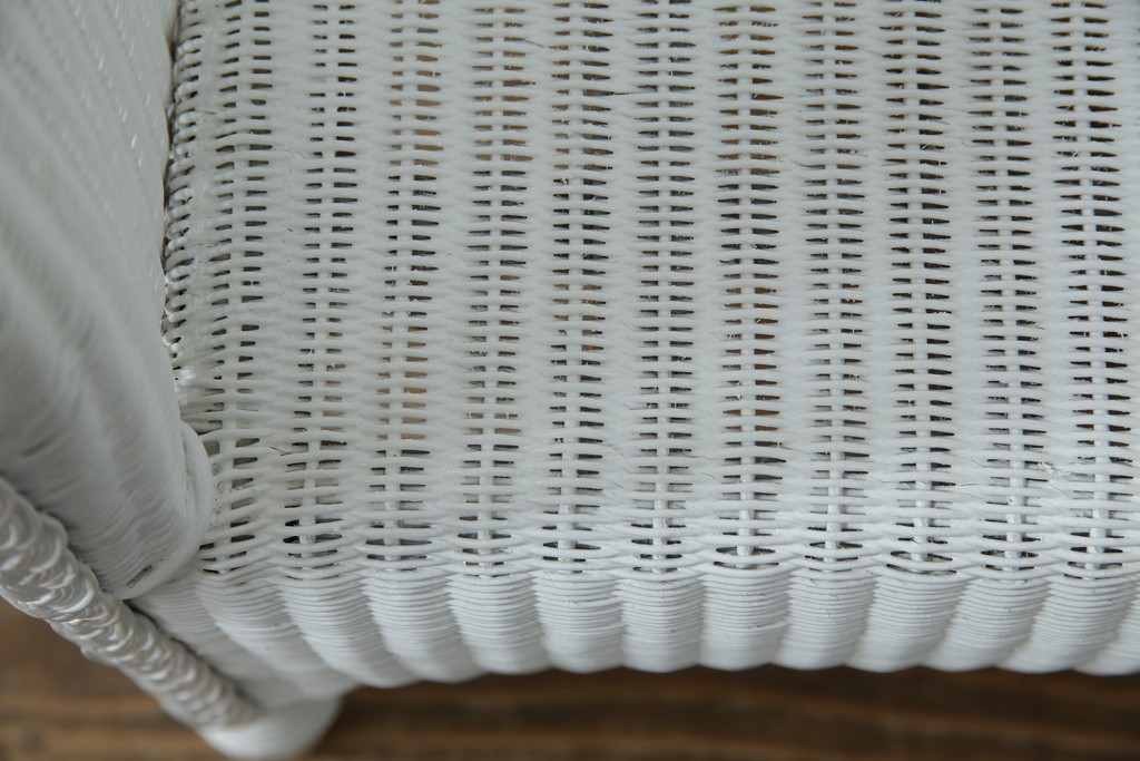 中古　美品　アンティーク家具ショップHandleオリジナル　Lusty's Japan LTD.　LLOYD LOOM(ロイドルーム)　Dessert(デザート)　背もたれの編み模様がアクセントのアームチェア　定価約13万3千円　(R-085249)