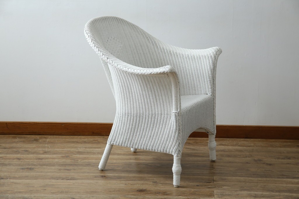 中古　美品　アンティーク家具ショップHandleオリジナル　Lusty's Japan LTD.　LLOYD LOOM(ロイドルーム)　Dessert(デザート)　背もたれの編み模様がアクセントのアームチェア　定価約13万3千円　(R-085249)