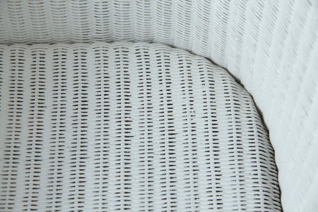 中古　美品　アンティーク家具ショップHandleオリジナル　Lusty's Japan LTD.　LLOYD LOOM(ロイドルーム)　Dessert(デザート)　背もたれの編み模様がアクセントのアームチェア　定価約13万3千円　(R-085249)