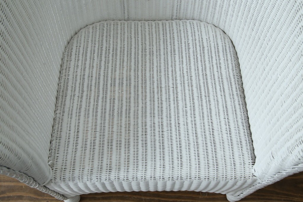 中古　美品　アンティーク家具ショップHandleオリジナル　Lusty's Japan LTD.　LLOYD LOOM(ロイドルーム)　Dessert(デザート)　背もたれの編み模様がアクセントのアームチェア　定価約13万3千円　(R-085249)