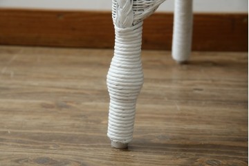 中古　美品　アンティーク家具ショップHandleオリジナル　Lusty's Japan LTD.　LLOYD LOOM(ロイドルーム)　Dessert(デザート)　背もたれの編み模様がアクセントのアームチェア　定価約13万3千円　(R-085249)