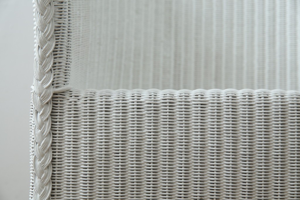 中古　美品　アンティーク家具ショップHandleオリジナル　Lusty's Japan LTD.　LLOYD LOOM(ロイドルーム)　Dessert(デザート)　背もたれの編み模様がアクセントのアームチェア　定価約13万3千円　(R-085249)