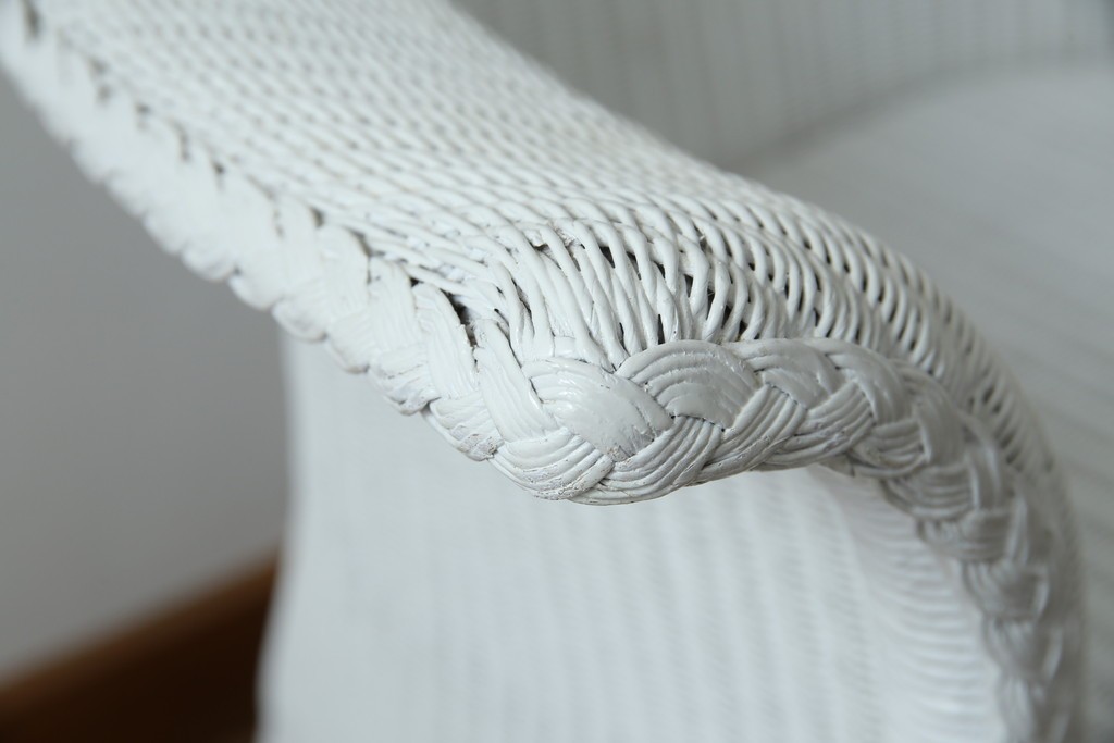 中古　美品　アンティーク家具ショップHandleオリジナル　Lusty's Japan LTD.　LLOYD LOOM(ロイドルーム)　Dessert(デザート)　背もたれの編み模様がアクセントのアームチェア　定価約13万3千円　(R-085249)