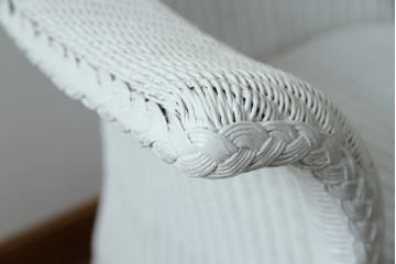 中古　美品　アンティーク家具ショップHandleオリジナル　Lusty's Japan LTD.　LLOYD LOOM(ロイドルーム)　Dessert(デザート)　背もたれの編み模様がアクセントのアームチェア　定価約13万3千円　(R-085249)