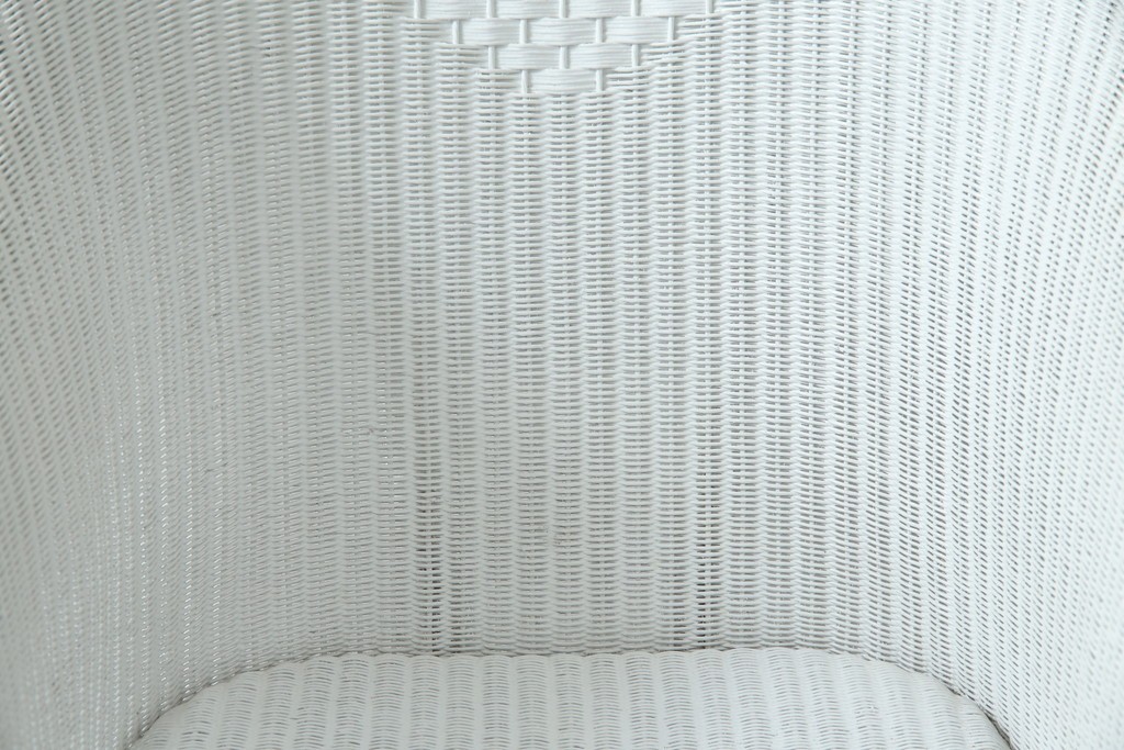 中古　美品　アンティーク家具ショップHandleオリジナル　Lusty's Japan LTD.　LLOYD LOOM(ロイドルーム)　Dessert(デザート)　背もたれの編み模様がアクセントのアームチェア　定価約13万3千円　(R-085249)