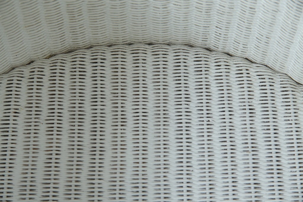 中古　美品　アンティーク家具ショップHandleオリジナル　Lusty's Japan LTD.　LLOYD LOOM(ロイドルーム)　Dinner(ディナー)　優しい白色の編み込みが魅力のアームチェア　定価約13万円　(R-085250)