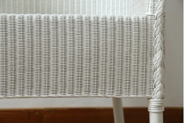 中古　美品　アンティーク家具ショップHandleオリジナル　Lusty's Japan LTD.　LLOYD LOOM(ロイドルーム)　Dinner(ディナー)　優しい白色の編み込みが魅力のアームチェア　定価約13万円　(R-085250)